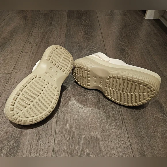 Classic Stacked Clogs - Picture 2 of 4